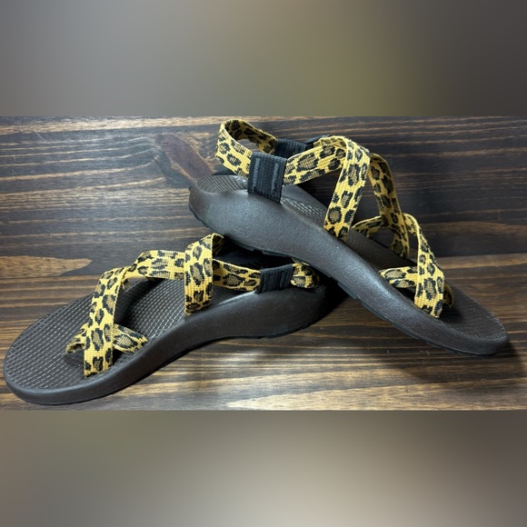Chaco Z/2 Cloud Womens Size 8 Shoes Leopard Print Toe Strap Athletic Sandals - Picture 4 of 7